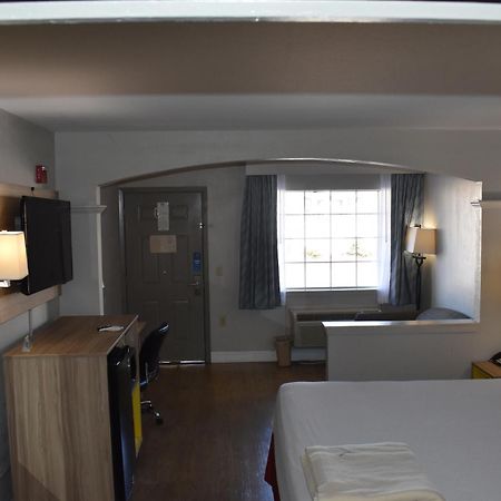 Days Inn By Wyndham Nacogdoches/Sfa University/Downtown Εξωτερικό φωτογραφία
