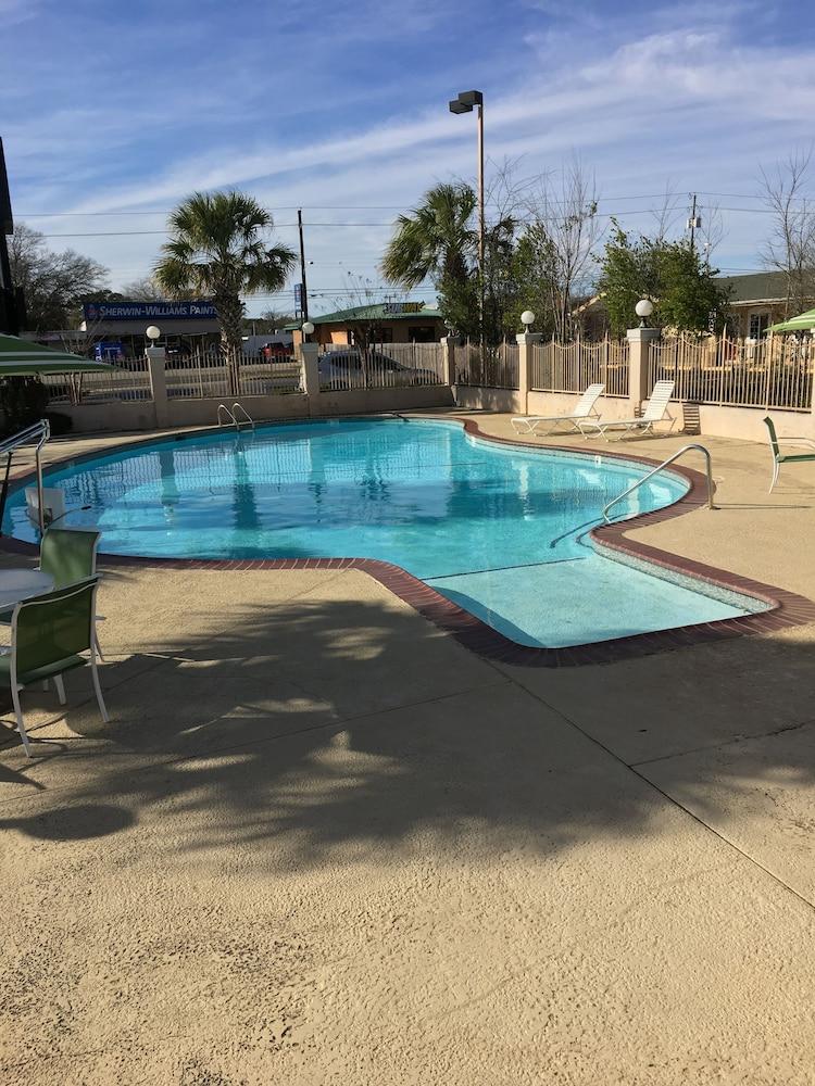 Days Inn By Wyndham Nacogdoches/Sfa University/Downtown Εξωτερικό φωτογραφία