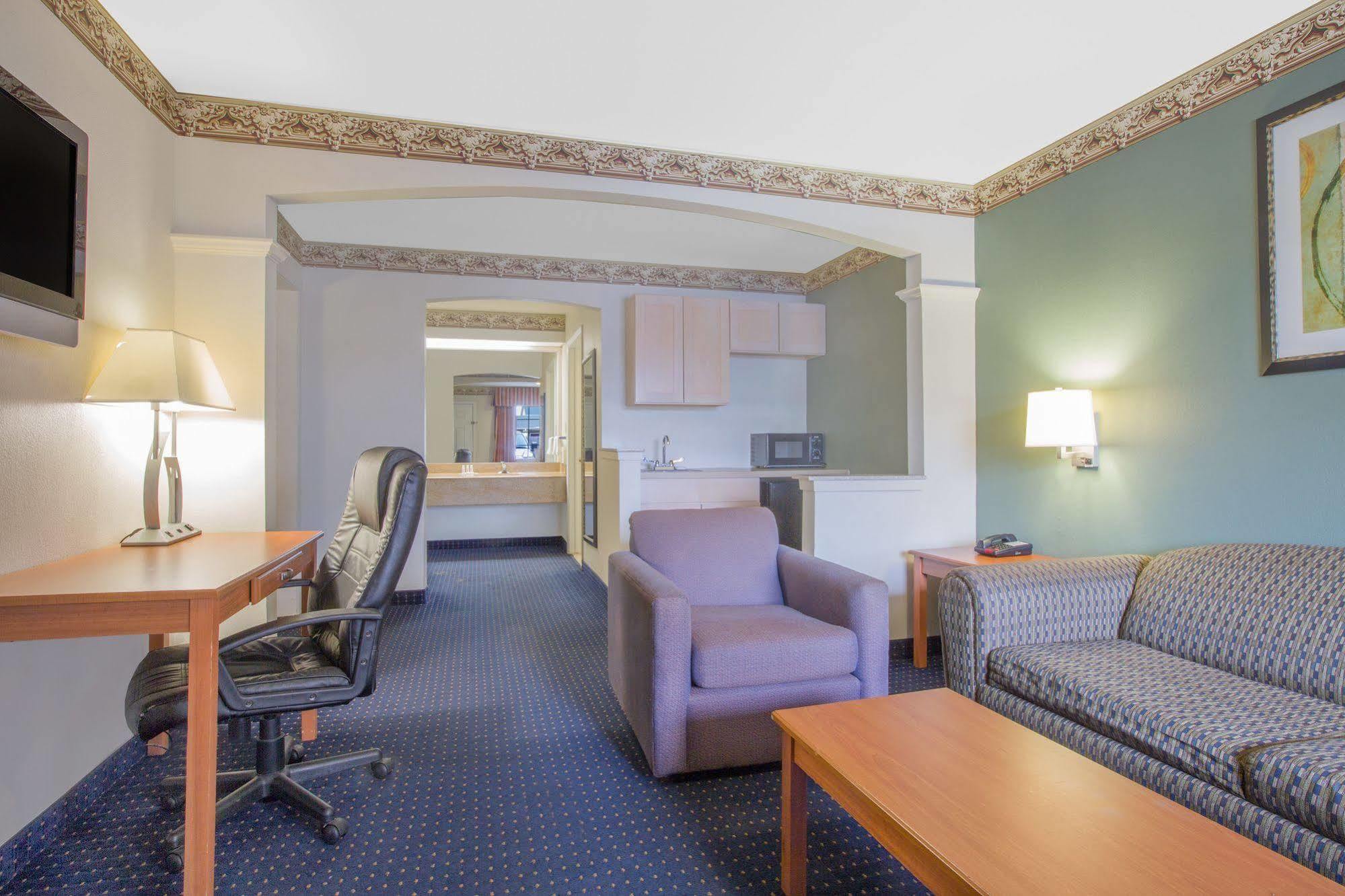 Days Inn By Wyndham Nacogdoches/Sfa University/Downtown Εξωτερικό φωτογραφία